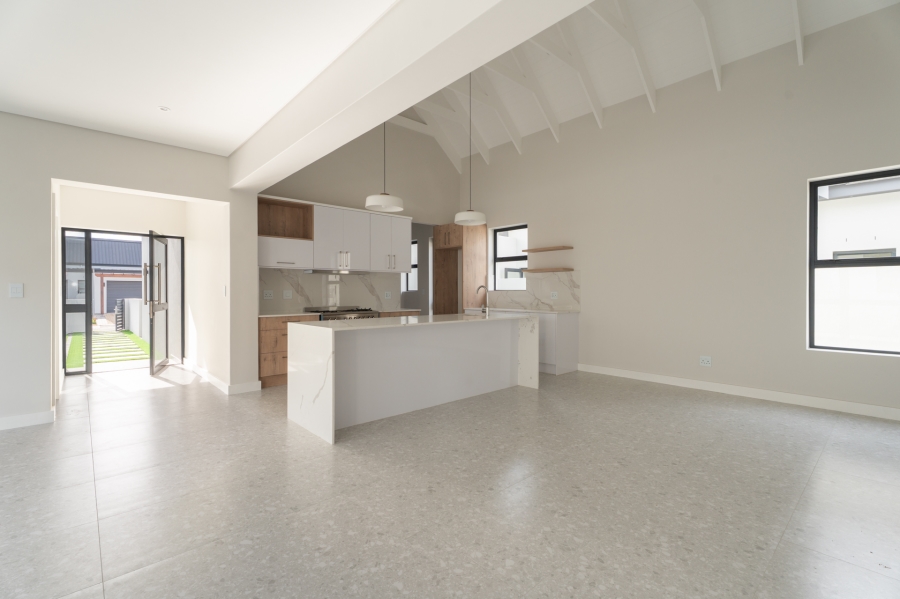 3 Bedroom Property for Sale in Sitari Country Estate Western Cape